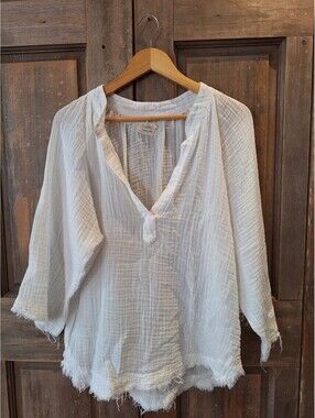 9 Seed Brand cotton blouse, flowy, gauzy, fringe, retail aprox $200. M/ L
